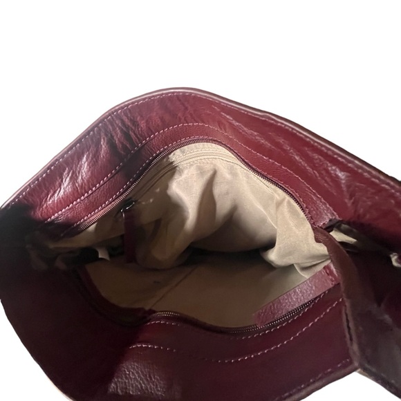 Union Code Genuine Leather Crossbody Bucket Bag Red Croc Embossed New - Picture 5 of 9
